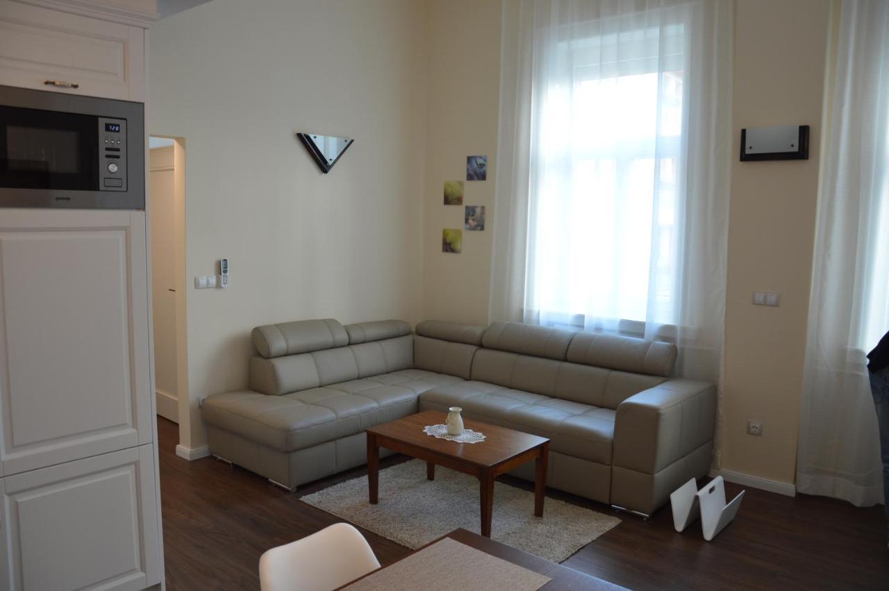 M2-Apartment Szombathely Eksteriør bilde