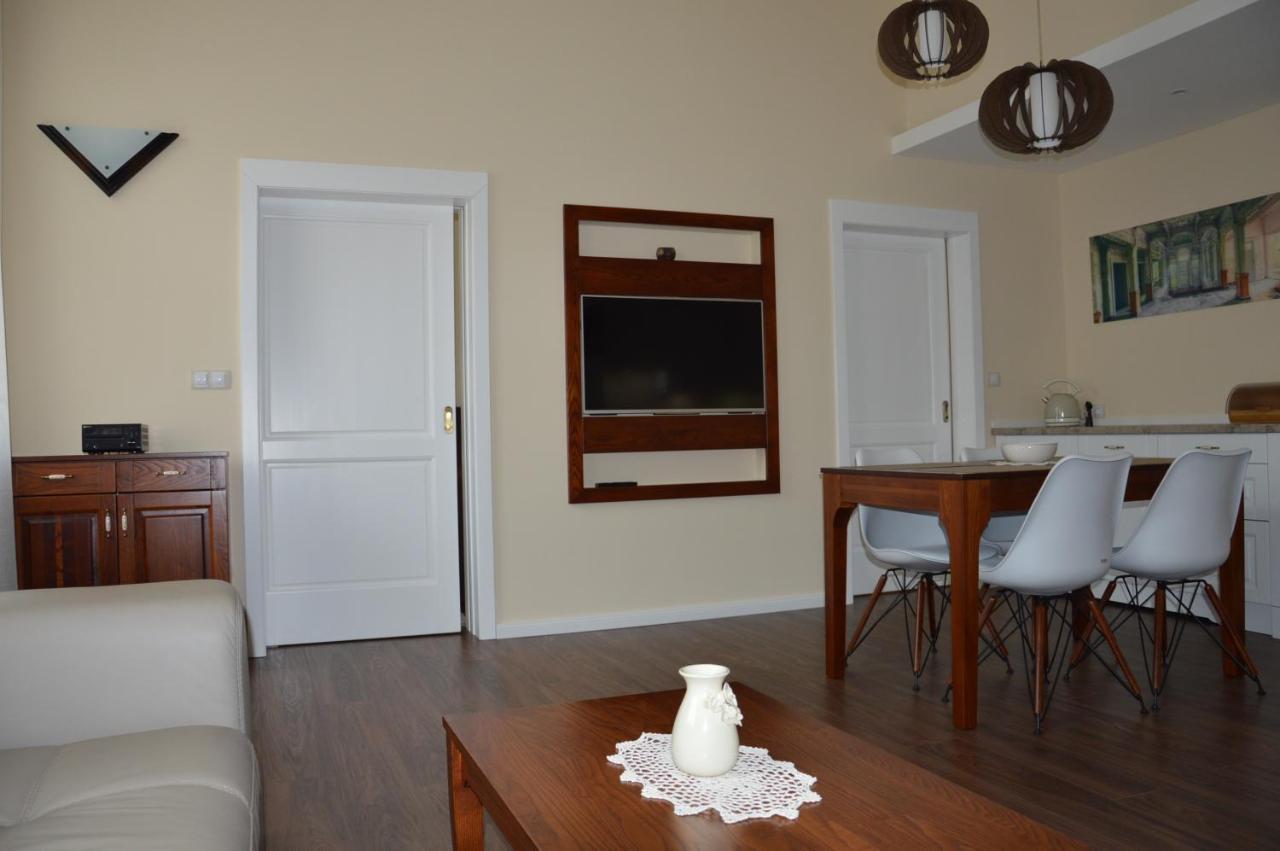 M2-Apartment Szombathely Eksteriør bilde